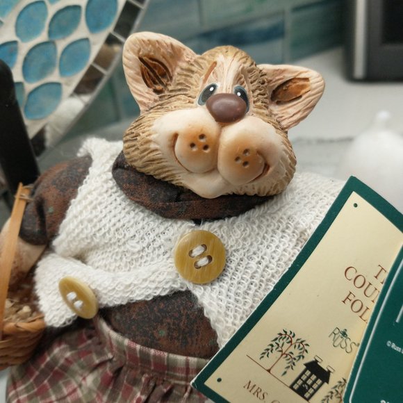 Vintage Russ The Country Folks Mrs. Crabtree Resin & Cloth Cat - Picture 2 of 10